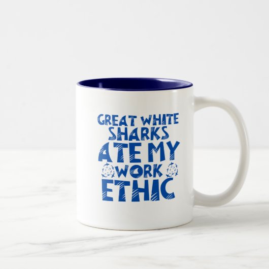 白素晴らしサメ食べ私の仕事倫理11OZ MUG ツートーンマグカップ (右)