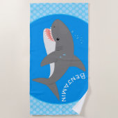 白素晴らしサメhappy cartoonイラストレーション ビーチタオル (正面)