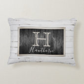 白素朴と黒の木調モノグラム アクセントクッション (裏面)