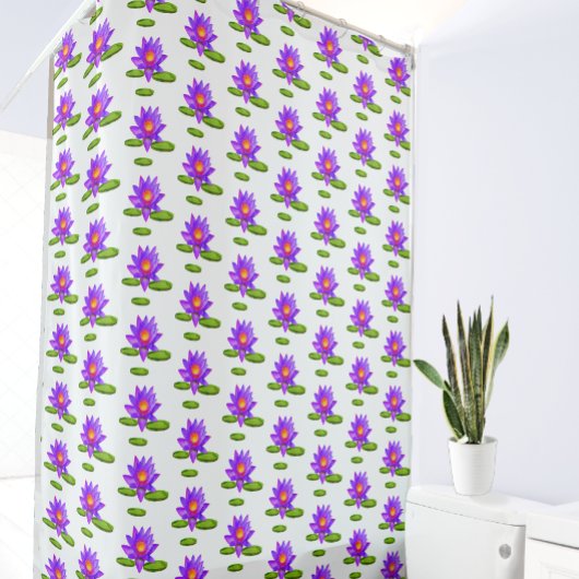 白背景のすみれ色の蓮の花と蓮の葉 シャワーカーテン