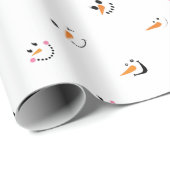 白背景のユーモラスな雪だるまの顔のパターン ラッピングペーパー (ロールコーナー)