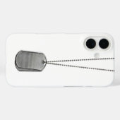 白背景の軍用ドッグタグ Case-Mate iPhoneケース (裏面 (横))
