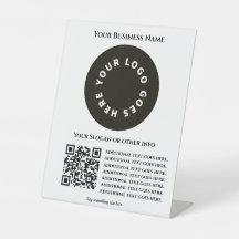 白色とQRコード独自の文字とロゴを追加