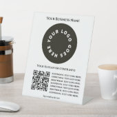 白色とQRコード独自の文字とロゴを追加 台座サイン (インサイチュ)