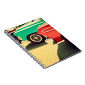 白色の電子ミュージカルキーボードシンセサイザー ノートブック (右側)