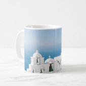 白色コンクリート建物の体近くの水  コーヒーマグカップ (正面左)