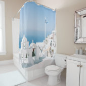 白色コンクリート建物の体近くの水  シャワーカーテン (インサイチュ)