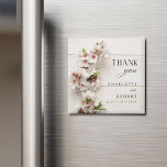 白色ピンクフローラ |結婚式の引き出物磁石 マグネット<br><div class="desc">私たちはこの白いピンクのフローラをデザインした |結婚式の引き出物の磁石はあなたの美し結婚さに。花嫁と花婿の名前で文字を変更でき、簡単にカスタマイズ可能</div>