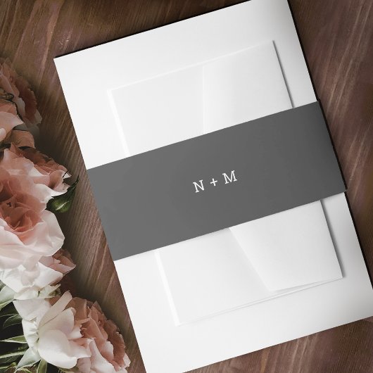 白色文字モノグラム結婚のミニマリスト 招待状ベリーバンド