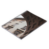白色絵を描建物 ノートブック (左側)