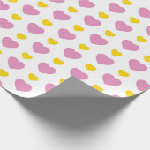 白色(ピンクと黄色のハート) ラッピングペーパー (角)