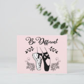 白違う黒のバレエ靴である ポストカード (スタンド正面)