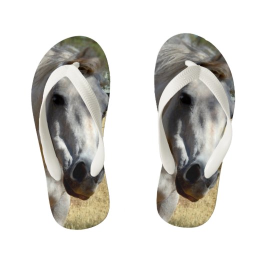 白雪姫威厳のある馬 キッズビーチサンダル (フットベッド)