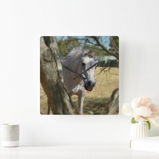 白雪姫威厳のある馬 スクエア壁時計 (ホーム)