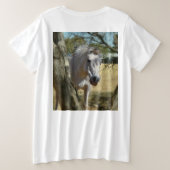 白雪姫威厳のある馬 プラスサイズTシャツ (デザイン裏面)