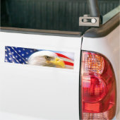 白頭鷲が付いている米国旗 バンパーステッカー (トラック上)