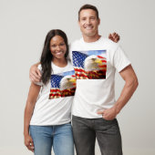 白頭鷲が付いている米国旗 Tシャツ (ユニセックス)