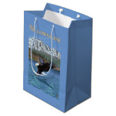 白頭鷲のダイビング-西のイエローストーン、MT ミディアムペーパーバッグ (裏面アングル)