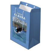 白頭鷲のダイビング- Seward、アラスカ ミディアムペーパーバッグ (裏面アングル)