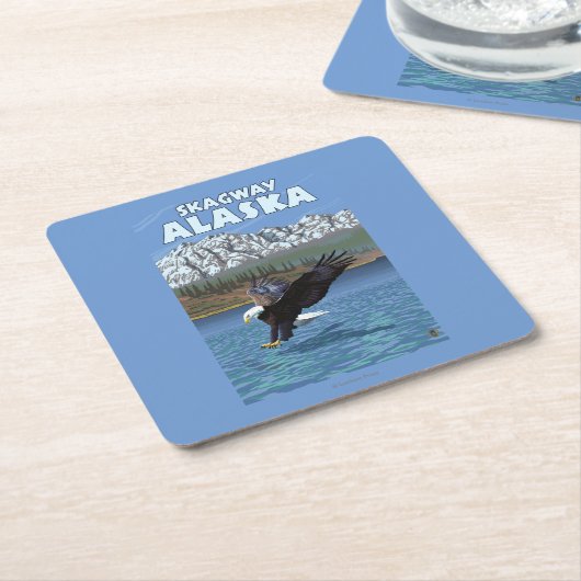 白頭鷲のダイビング- Skagway、アラスカ スクエアペーパーコースター (アングル)