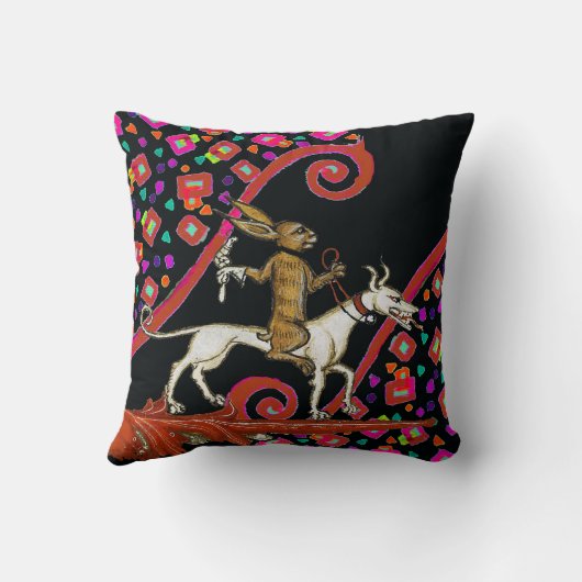 白風変わりい犬に乗る中世の悪いウサギ クッション (裏面)