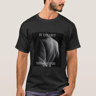 白髪で Tシャツ