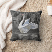 白鳥のモノクロ写真 クッション (ブランケット)