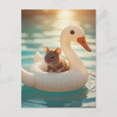 白鳥の浮き輪に乗ったかわいいネズミ ポストカード (正面)