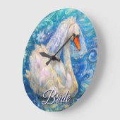 白鳥の花嫁w/ヴェールオンウォーターブルーパーソナライズされたホワイト ラージ壁時計 (傾斜)