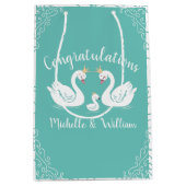 白鳥の赤ちゃんシャワー ミディアムペーパーバッグ (正面)