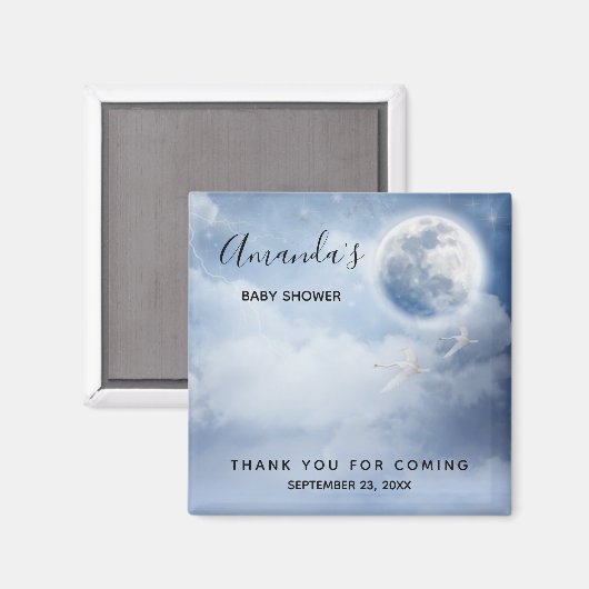 白鳥の赤ちゃん飛んでいるシャワーと美しい青空 マグネット (正面/裏面)