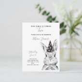 白黒いくつかのバニーが2つの誕生日を回している インビテーションポストカード (スタンド正面)