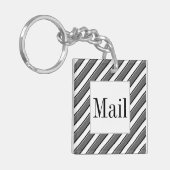 白黒および灰色郵便鍵Keychain キーホルダー (正面左)