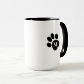 白黒かわいい犬と前足のイニシャル マグカップ (正面右)