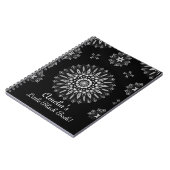 白黒かわいらしのアートパターンのパーソナライズ ノートブック (左側)