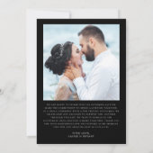 白黒たった今結婚しましたエレガントなウェディングフォト 案内状 (裏面)