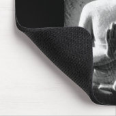 白黒によって切り分けられる仏 マウスパッド (コーナー)