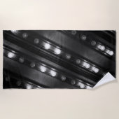 白黒のきらめきライト ビーチタオル (正面)