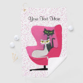 白黒のアトミックな猫が椅子に座るピンクのドット ゴルフタオル (インサイチュ)