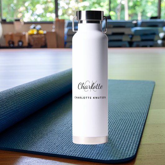 白黒のイニシャルが入ったシンプルな名前 ウォーターボトル