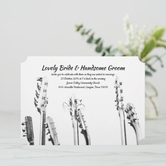 白黒のギターの音楽愛好者の結婚式招待状 招待状 (スタンド正面)