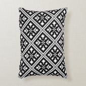 白黒のクリスマスの雪片 アクセントクッション (正面(垂直))