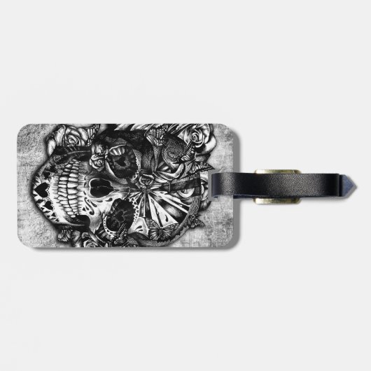 白黒のグランジなキャンデーの砂糖のスカル。 ラゲッジタグ (裏面横)