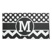 白黒のシェブロンのパーソナライズな水玉模様 枕カバー (裏面)