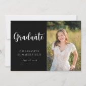 白黒のスクリプカジュアルト写真 |卒業 招待状 (正面)