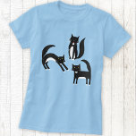 白黒のタキシード猫 Tシャツ<br><div class="desc">可愛い白黒のタキシード猫が活躍。動物やペット好きに最適。オリジナルアートby Nic Squirrell.</div>