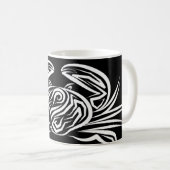 白黒のトライバルカニ コーヒーマグカップ (正面右)