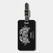 白黒のトライバルカニ ラゲッジタグ (正面縦)