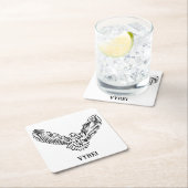 白黒のトライバル飛んでいるフクロウ スクエアペーパーコースター (インサイチュ)