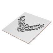 白黒のトライバル飛んでいるフクロウ タイル (側面)